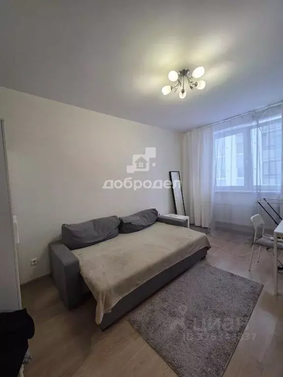 Студия Свердловская область, Екатеринбург ул. Крестинского, 2 (28.8 м) - Фото 1