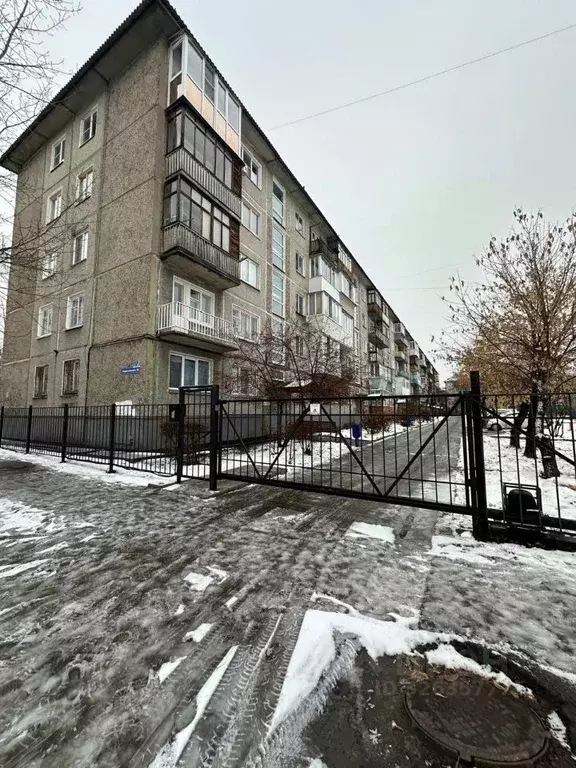 3-к кв. Омская область, Омск ул. Рождественского, 11 (63.5 м) - Фото 1