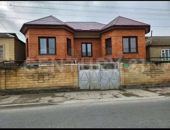 Дом в Каспийск, улица Фрунзе, 44 (195.9 м) - Фото 0