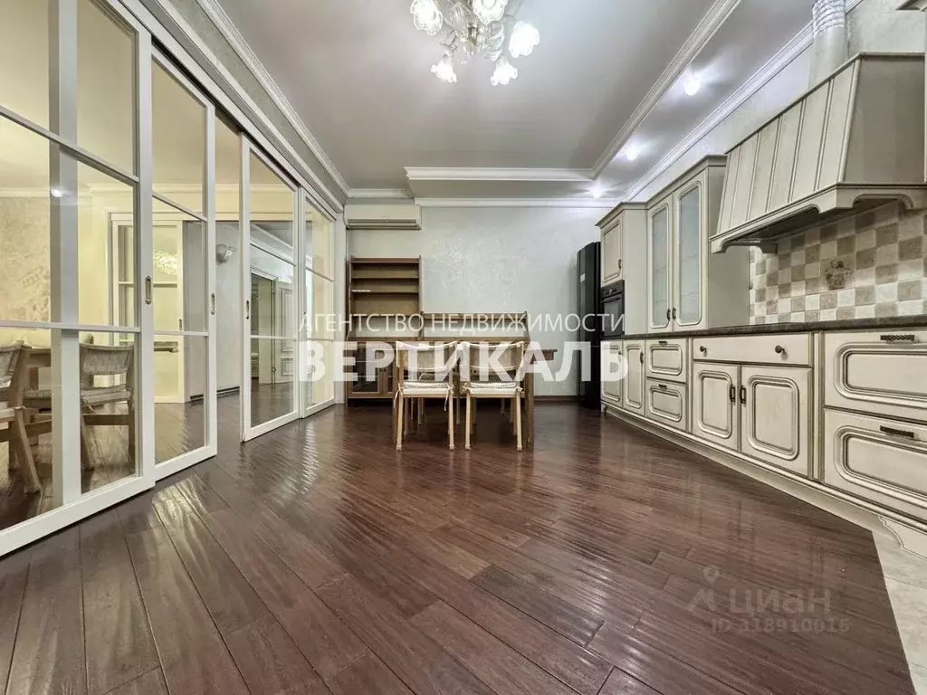 4-к кв. Москва Авиационная ул., 77 (180.0 м) - Фото 0