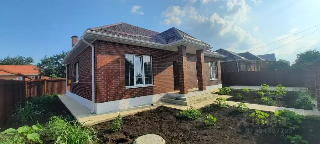 Дом в Краснодарский край, Динской район, Новотитаровская ст-ца ... - Фото 1