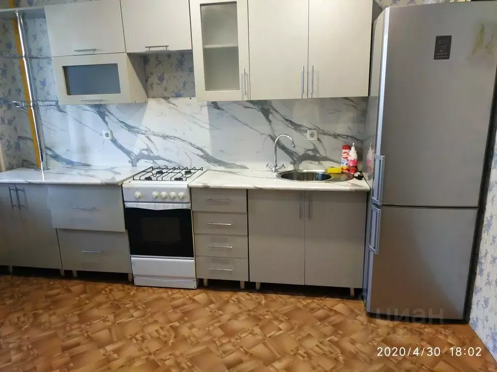 1-к кв. Саратовская область, Саратов Ленинградская ул., 15 (48.0 м) - Фото 0