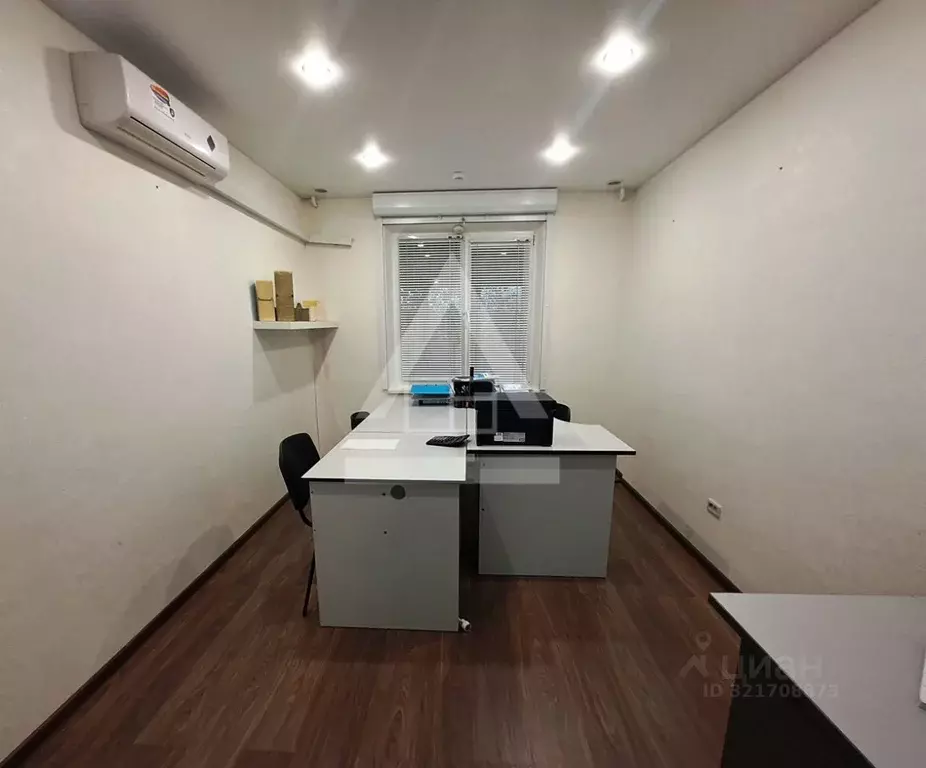 Офис в Челябинская область, Челябинск ул. Братьев Кашириных, 101 (12 ... - Фото 1