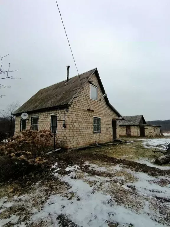 Дом в Орловская область, Мценский район, Чахинское с/пос, д. Чахино ... - Фото 1