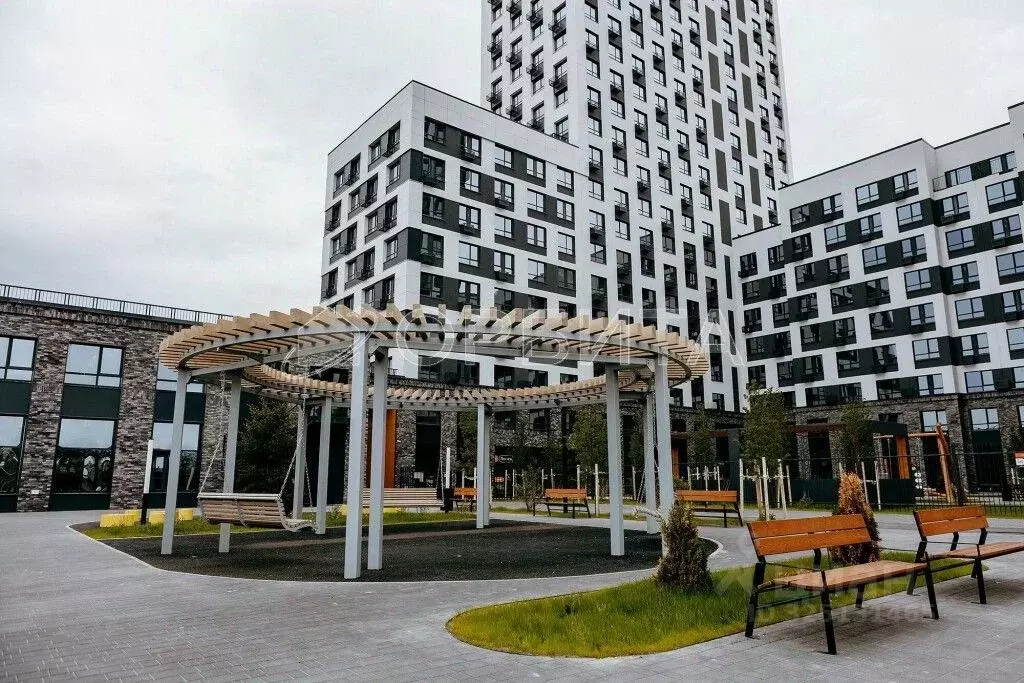 2-к кв. Тюменская область, Тюмень ул. Ветеранов Труда, 36к1 (57.4 м) - Фото 1