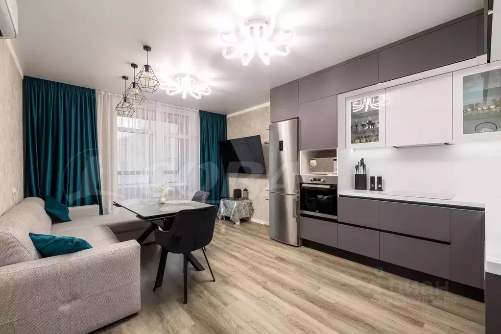 3-к кв. Тюменская область, Тюмень ул. Фармана Салманова, 12 (83.5 м) - Фото 1
