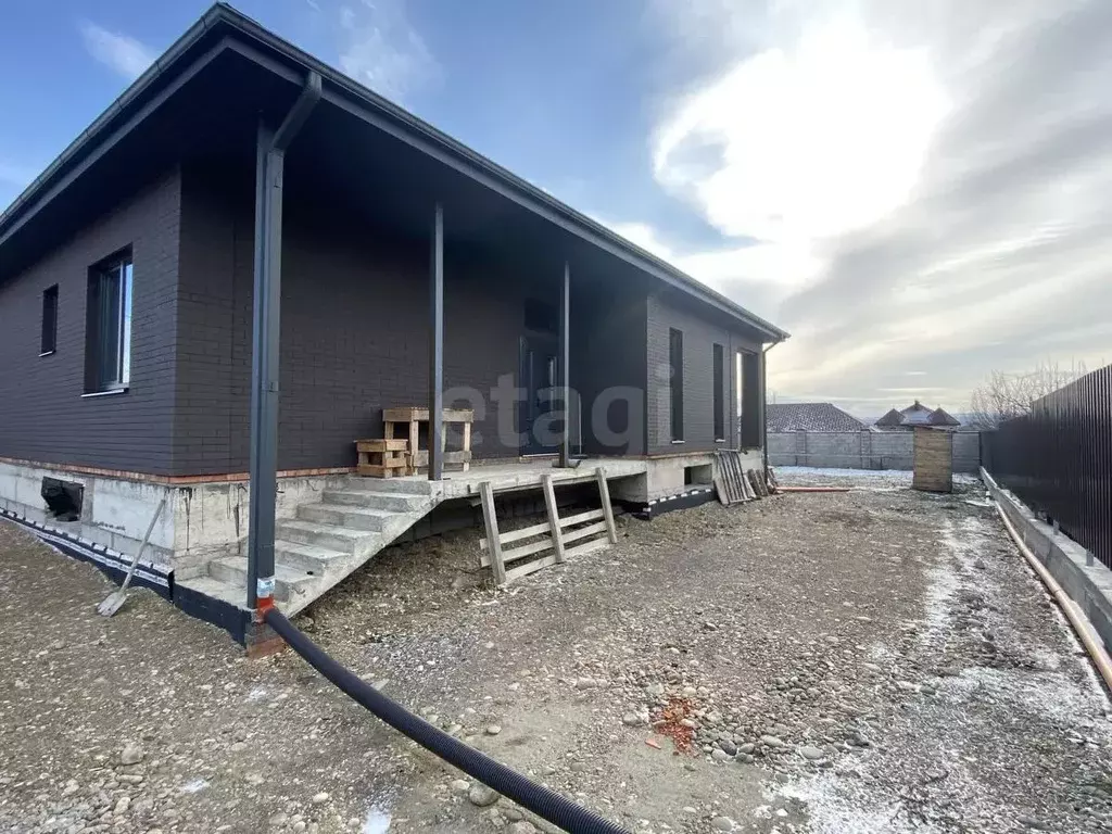 Дом в Ставропольский край, Ессентуки ул. Имени А. Трощева (237 м) - Фото 0