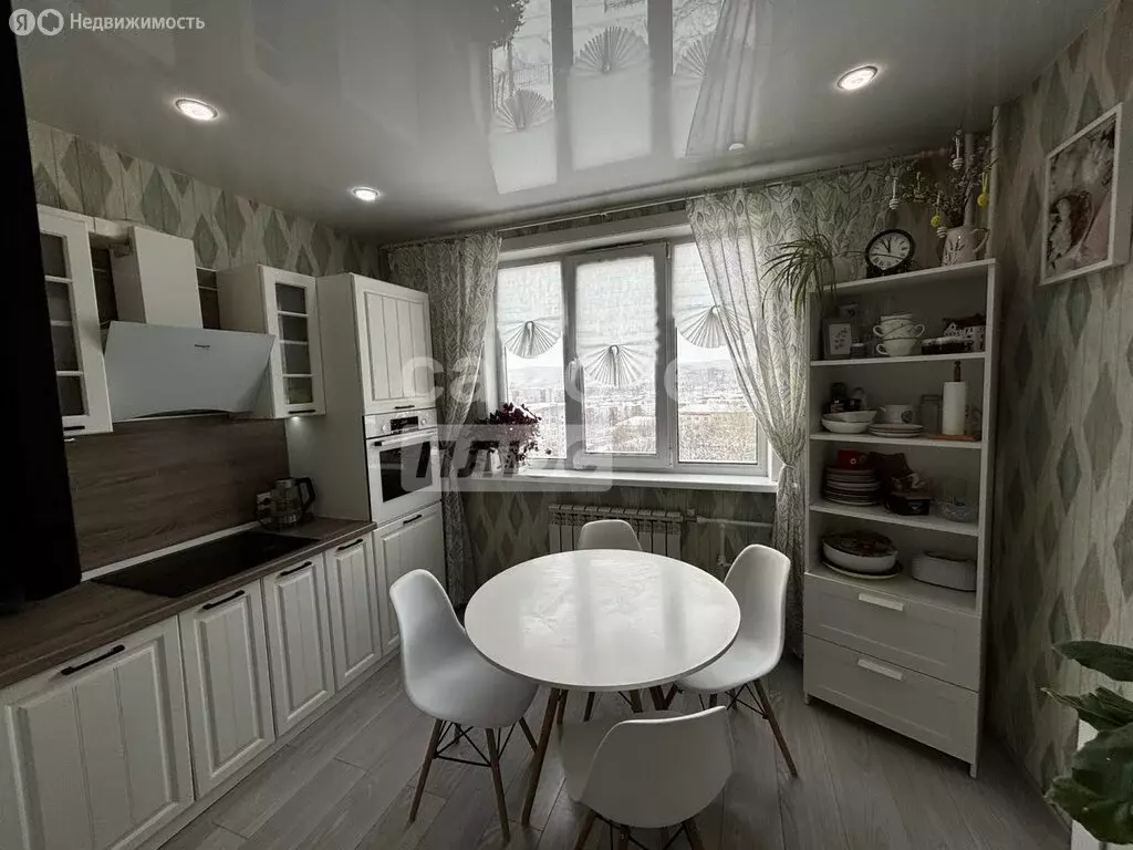 3-комнатная квартира: Тында, Школьная улица, 3 (73.7 м) - Фото 1