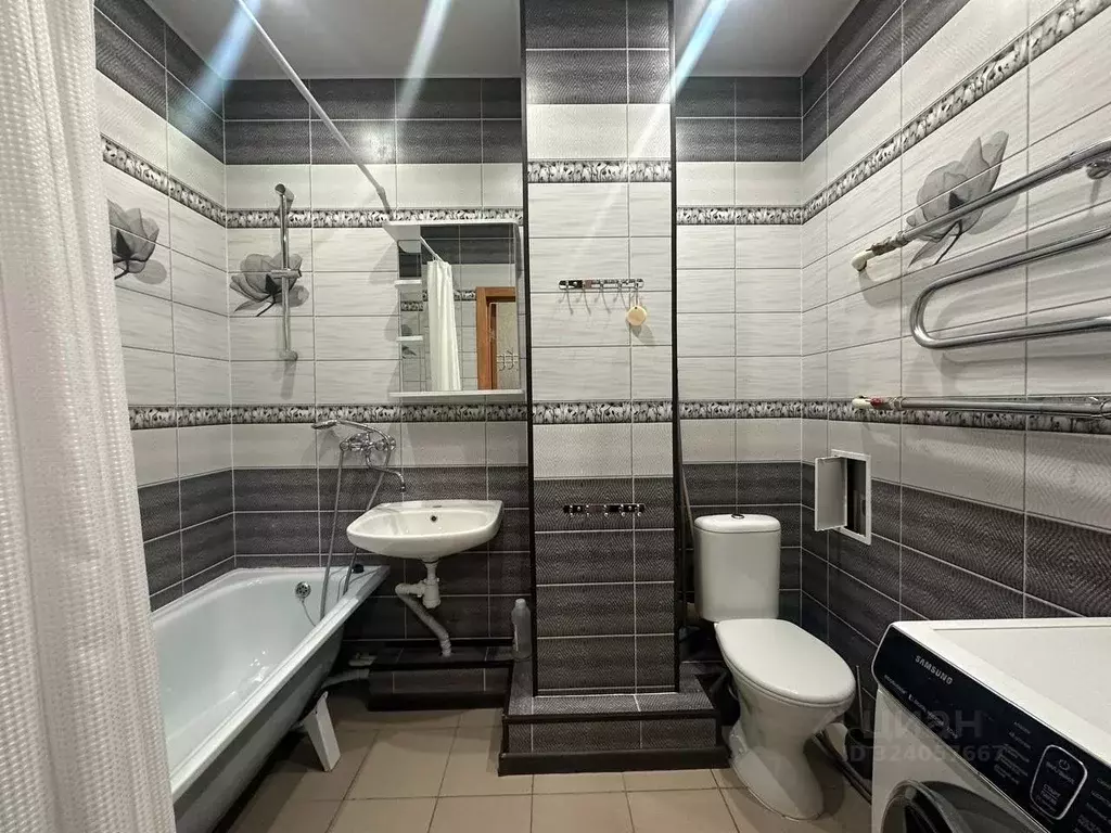 1-к кв. Красноярский край, Красноярск наб. Ярыгинская, 9 (40.0 м) - Фото 1