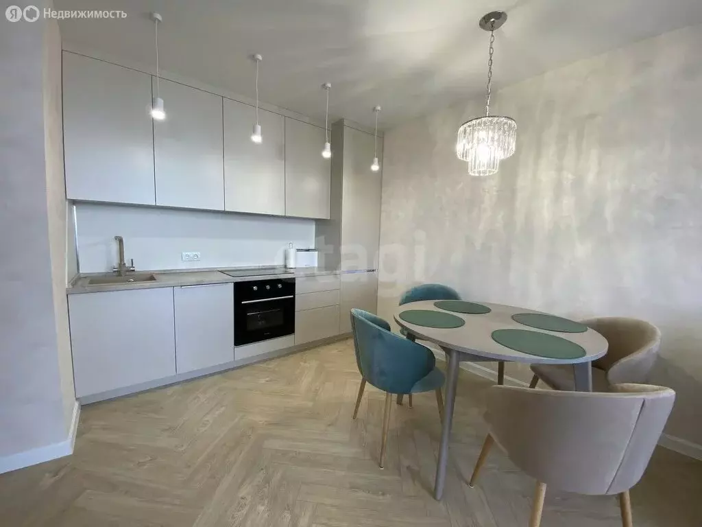 2-комнатная квартира: Тюмень, Харьковская улица, 74 (54.2 м) - Фото 0