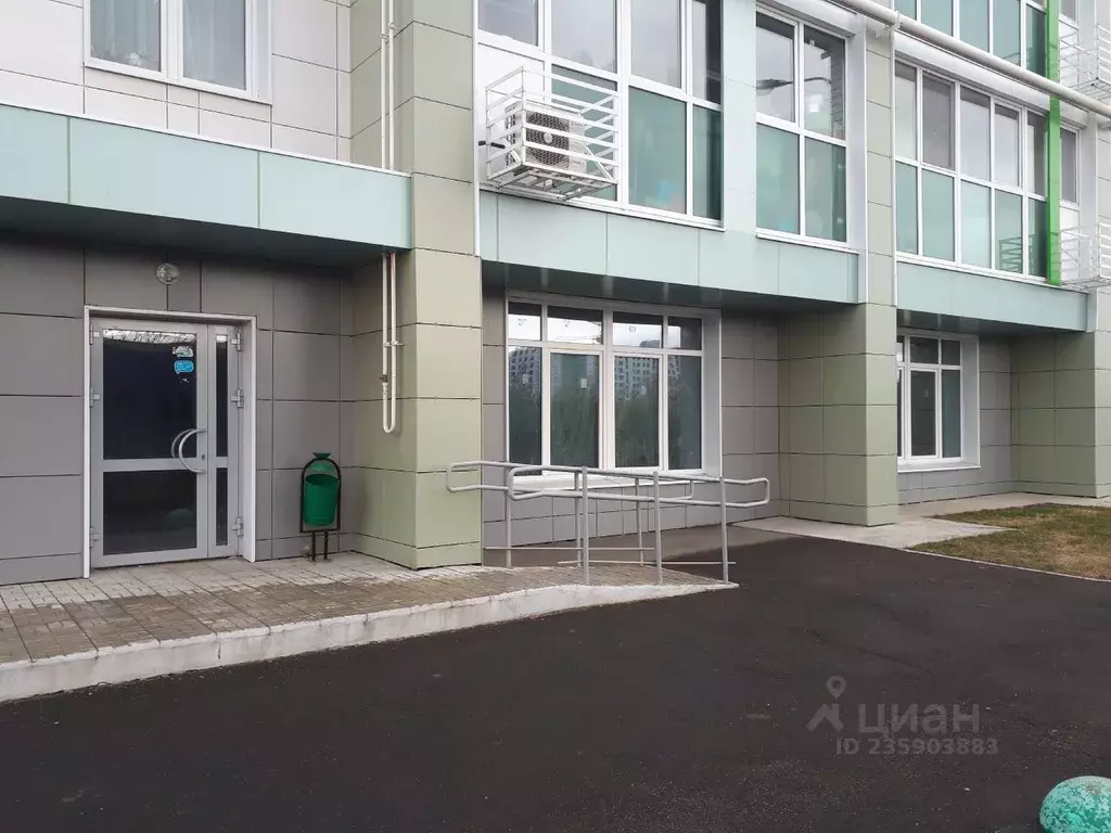 Помещение свободного назначения в Татарстан, Казань ул. Азата ... - Фото 1