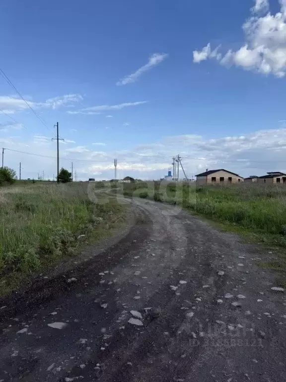 Участок в Курская область, Курский район, Моковский сельсовет, д. ... - Фото 1