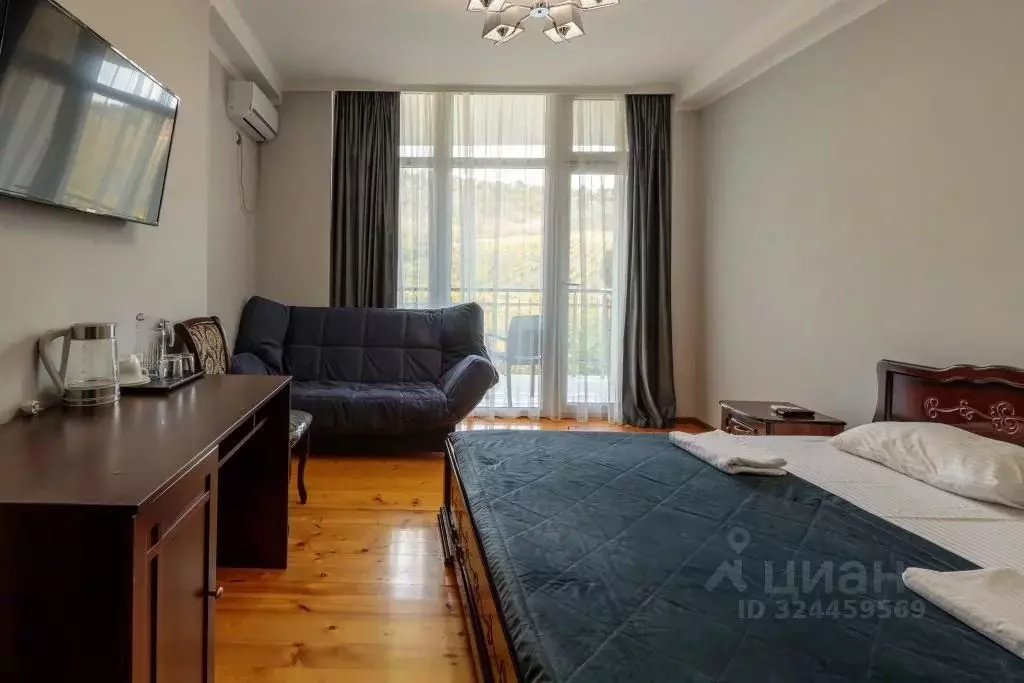 1-к кв. Крым, Алушта муниципальный округ, с. Лазурное ул. ... - Фото 1