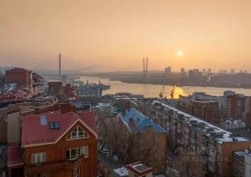 2-к кв. Приморский край, Владивосток Тигровая ул., 16А (75.0 м) - Фото 0