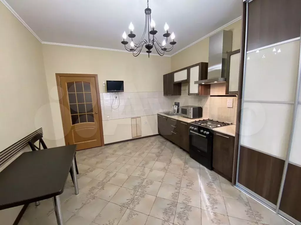 1-к. квартира, 47 м, 4/6 эт. - Фото 1