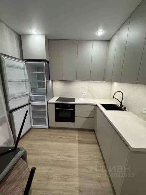 2-к кв. Татарстан, Казань ул. Александра Курынова, 5к1 (55.0 м) - Фото 1