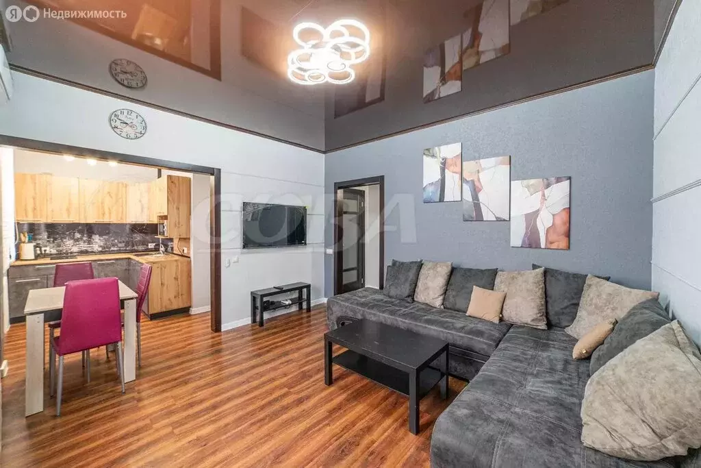 2-комнатная квартира: Тюмень, улица Республики, 58 (56.2 м) - Фото 1