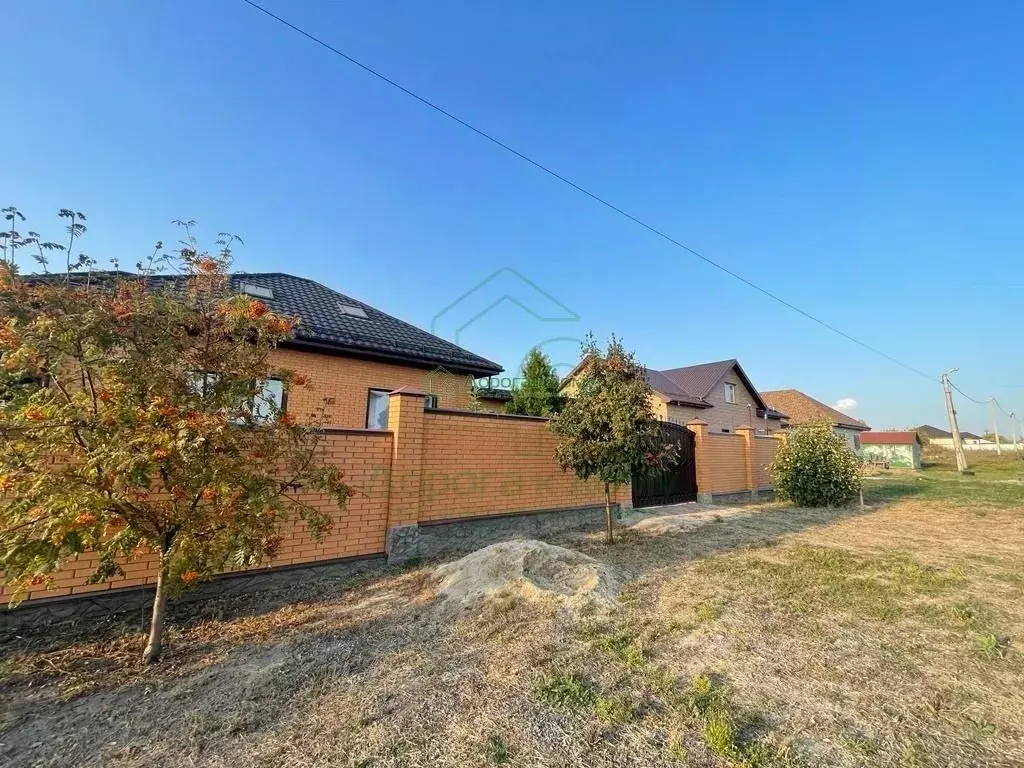 Дом в Белгородская область, Старый Оскол ул. Славянская, 3 (14000 м) - Фото 1