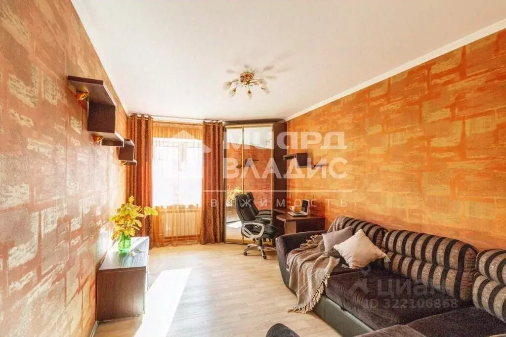 3-к кв. Омская область, Омск ул. Дмитриева, 20 (85.3 м) - Фото 0