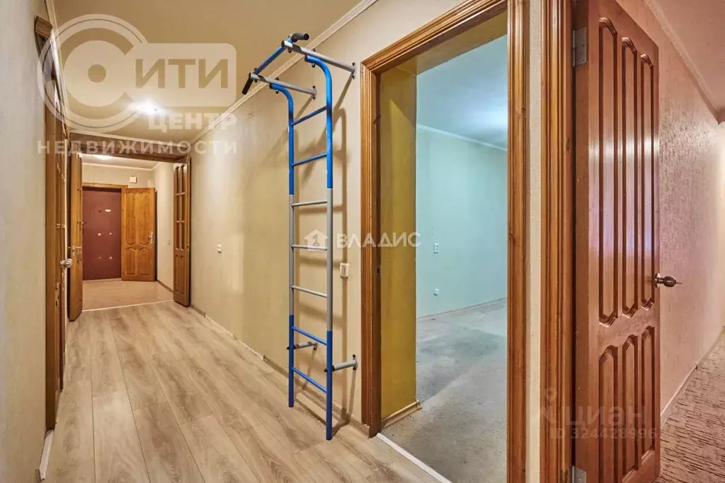 3-к кв. Воронежская область, Воронеж ул. Урывского, 3 (75.4 м) - Фото 0