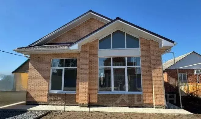 Дом в Краснодарский край, Ейский район, Александровское с/пос, с. ... - Фото 1