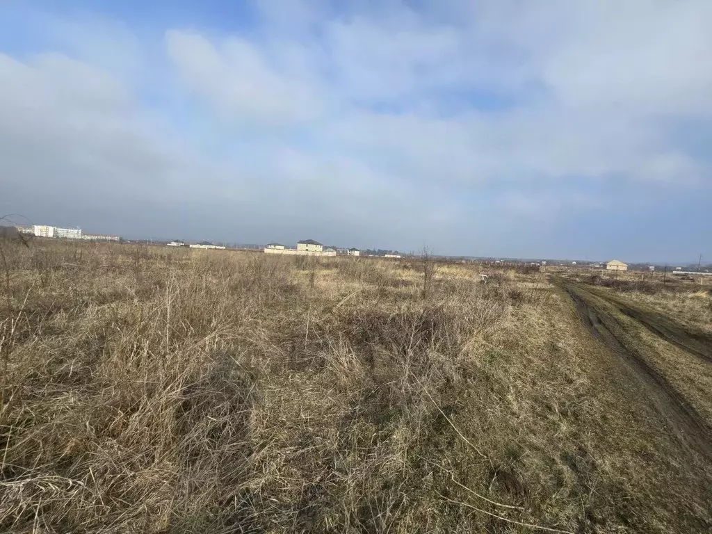 Участок в Кабардино-Балкария, Нальчик ул. Шогенова, 82 (6.1 сот.) - Фото 0