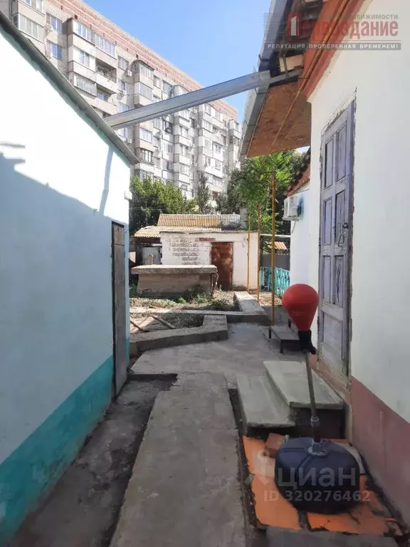 Дом в Астраханская область, Астрахань Якутская ул., 28 (66 м) - Фото 1