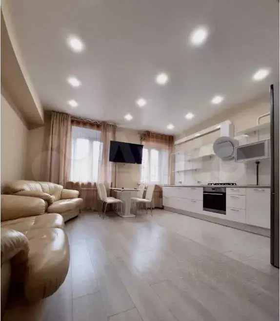 2-к. квартира, 65 м, 2/5 эт. - Фото 1