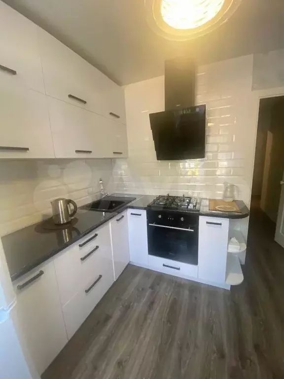 1-к. квартира, 46 м, 1/10 эт. - Фото 0