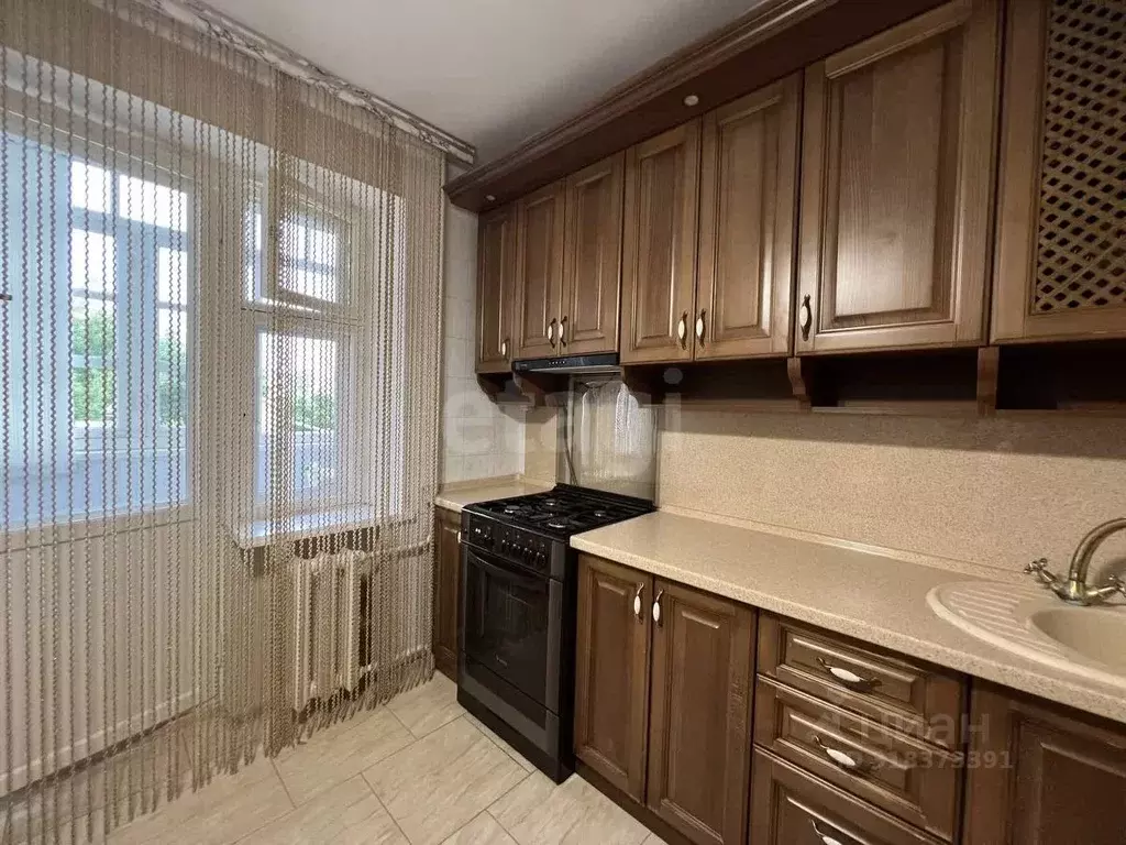 2-к кв. Карачаево-Черкесия, Черкесск ул. Космонавтов, 46А (50.1 м) - Фото 0