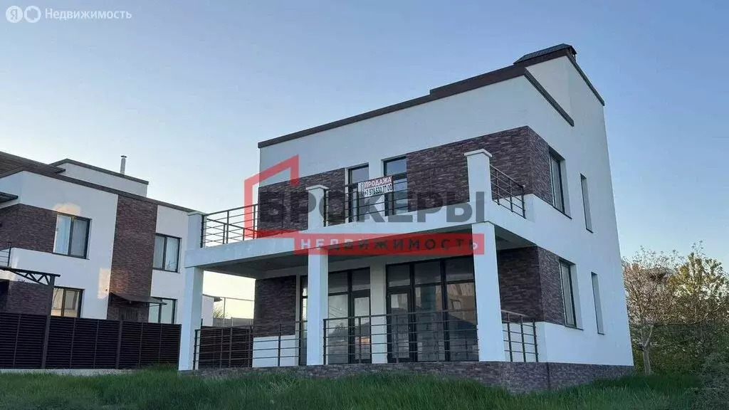 Дом в Севастополь, улица Кедрина, 60 (298.5 м) - Фото 1