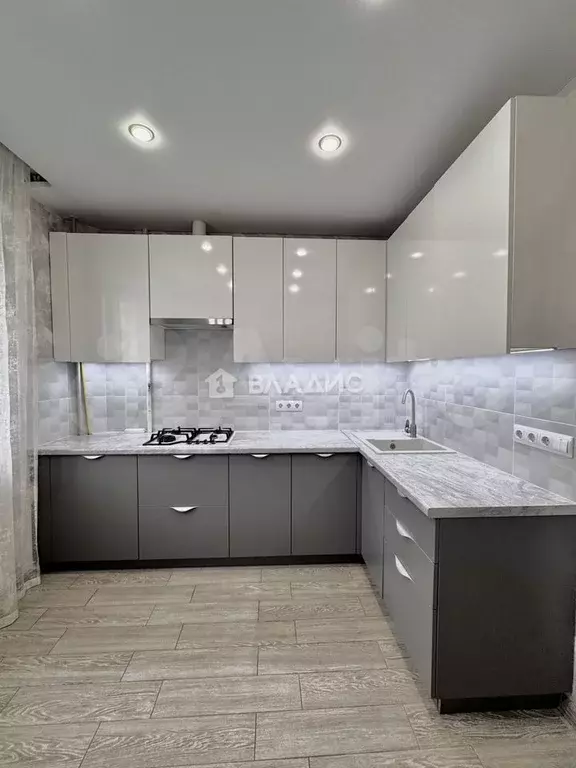 3-к. квартира, 71 м, 7/10 эт. - Фото 0