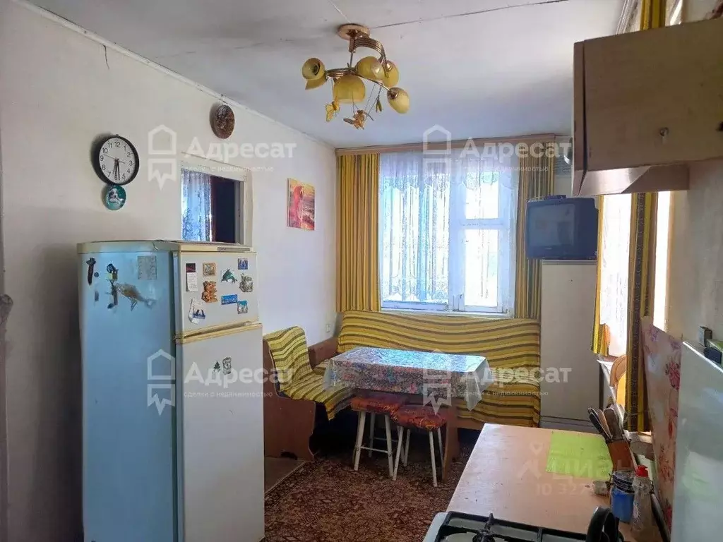 Дом в Волгоградская область, Светлоярский район, Большечапурниковское ... - Фото 1