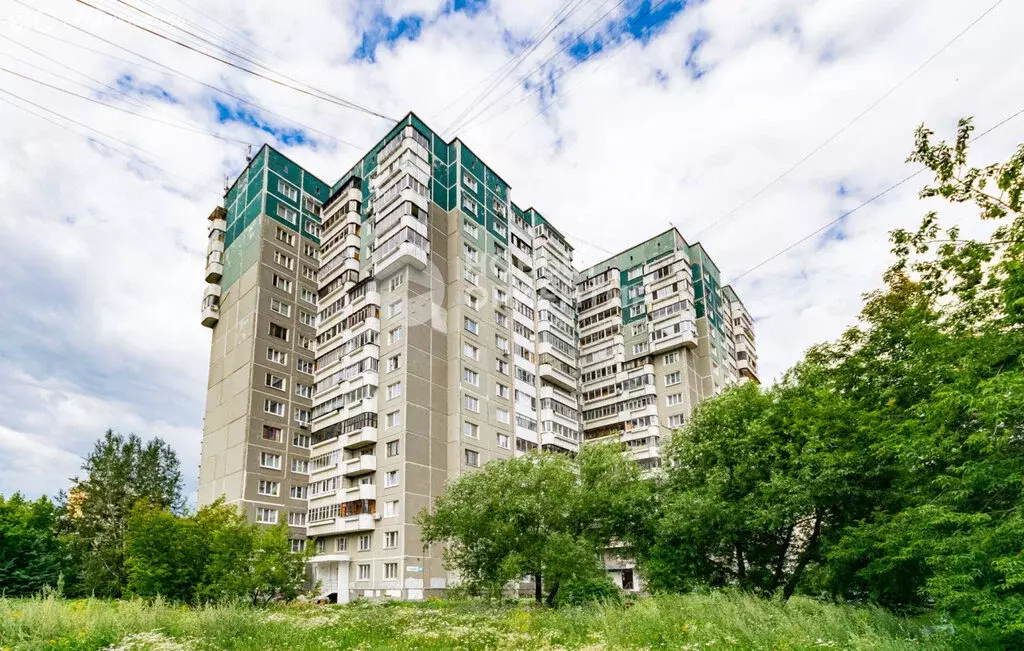 3-комнатная квартира: Екатеринбург, Боровая улица, 25 (56.3 м) - Фото 0