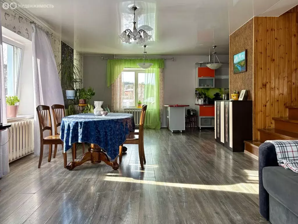 Дом в Иркутск, микрорайон Лесной, Петровская улица (152 м) - Фото 1