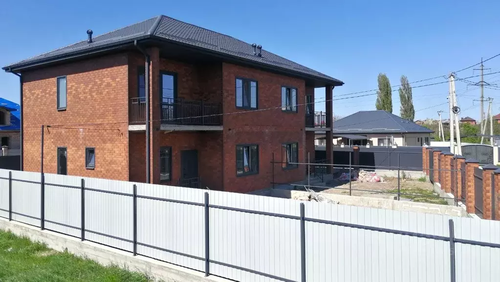 Дом в Адыгея, Майкоп ул. Тхабисимова (126 м) - Фото 1