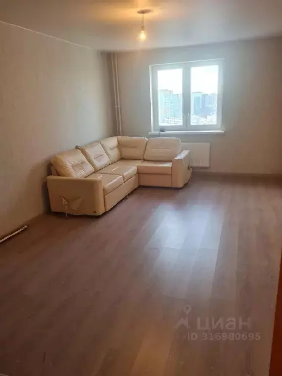 3-к кв. Санкт-Петербург пос. Шушары, ул. Валдайская, 6к2 (80.0 м) - Фото 1