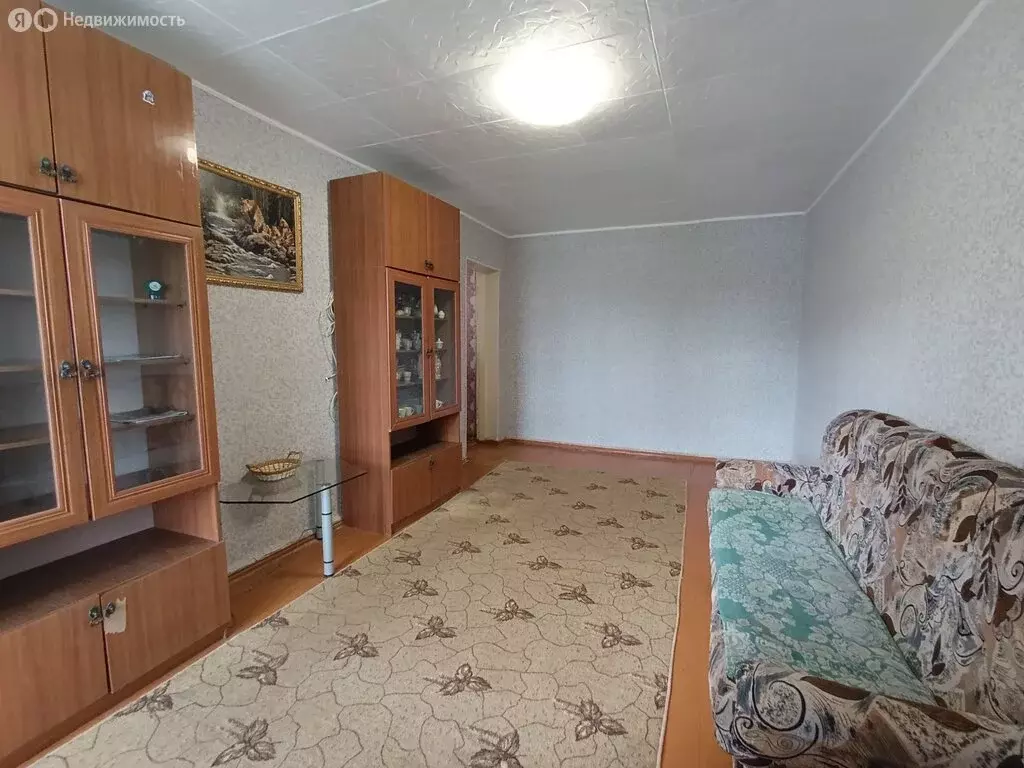 2-комнатная квартира: Дегтярск, улица Циолковского, 2 (45 м) - Фото 0