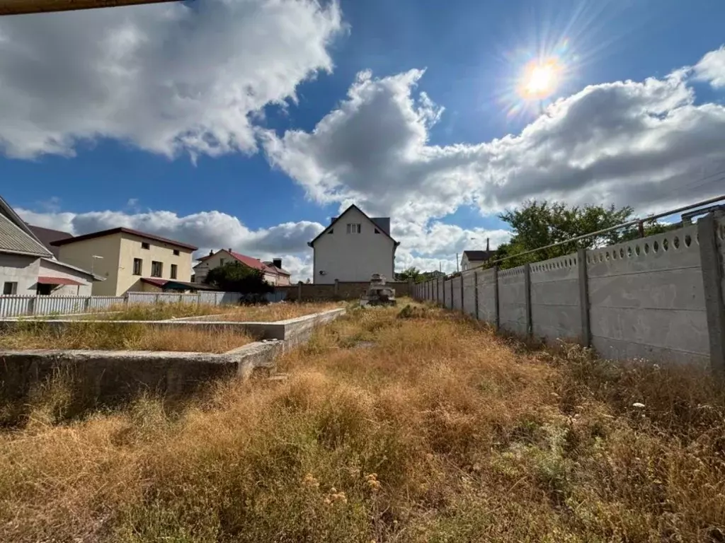 Участок в Крым, Симферополь ул. Миндальная, 23 (6.2 сот.) - Фото 1