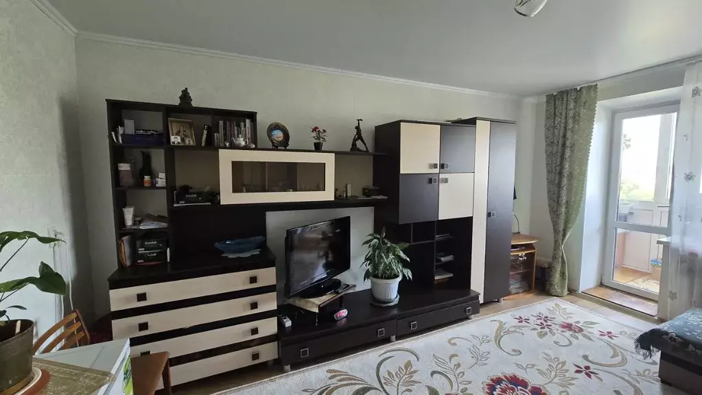 2-к кв. Омская область, Омск Куломзинская ул., 105 (50.8 м) - Фото 1