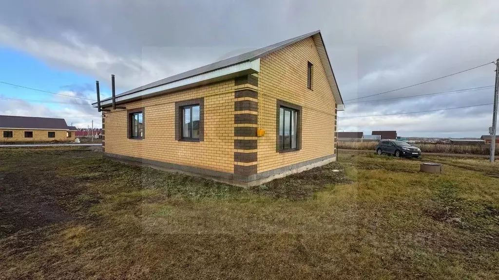 Дом в Башкортостан, Кушнаренковский сельсовет, с. Кушнаренково ул. ... - Фото 1