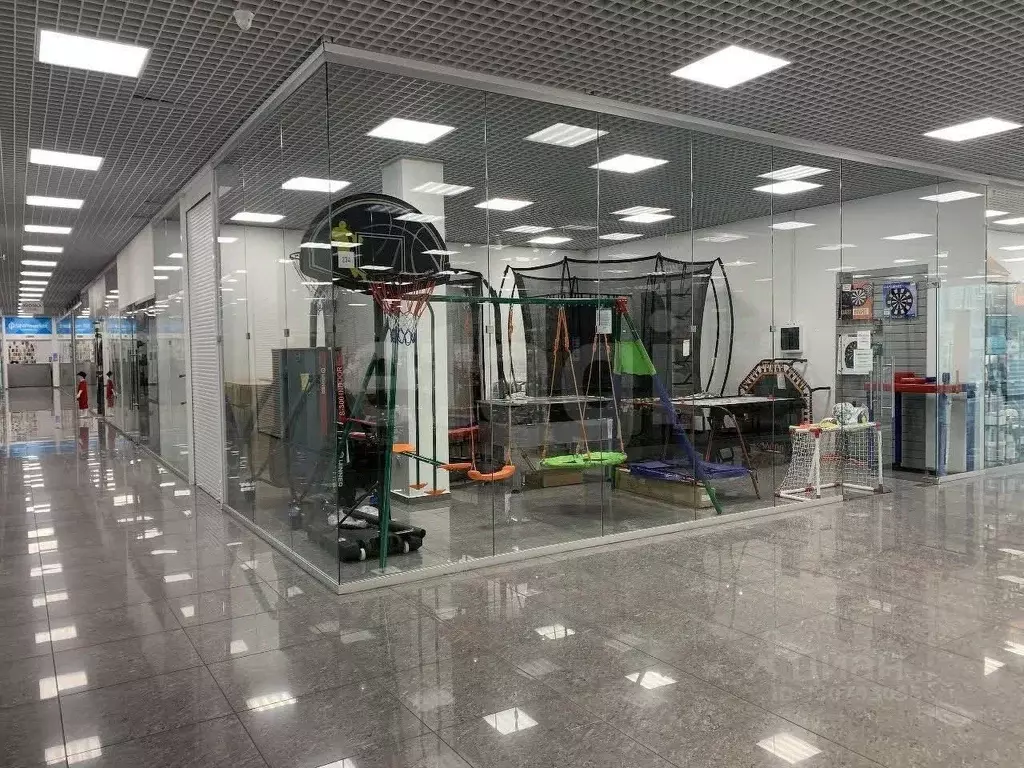 Помещение свободного назначения в Красноярский край, Красноярск ул. ... - Фото 1