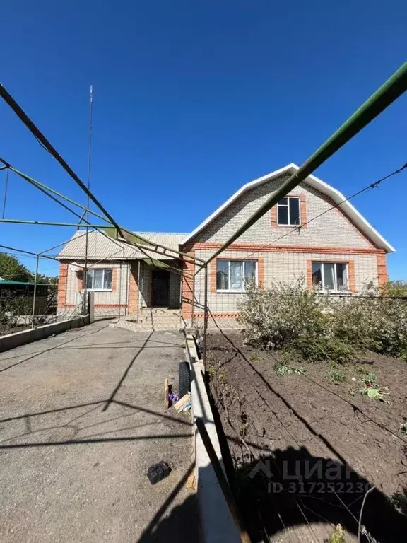 Дом в Оренбургская область, Ясный Целинная ул., 2 (176 м) - Фото 1