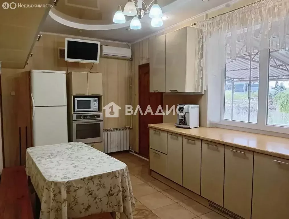 Дом в Ейск, Братская улица (299.7 м) - Фото 2