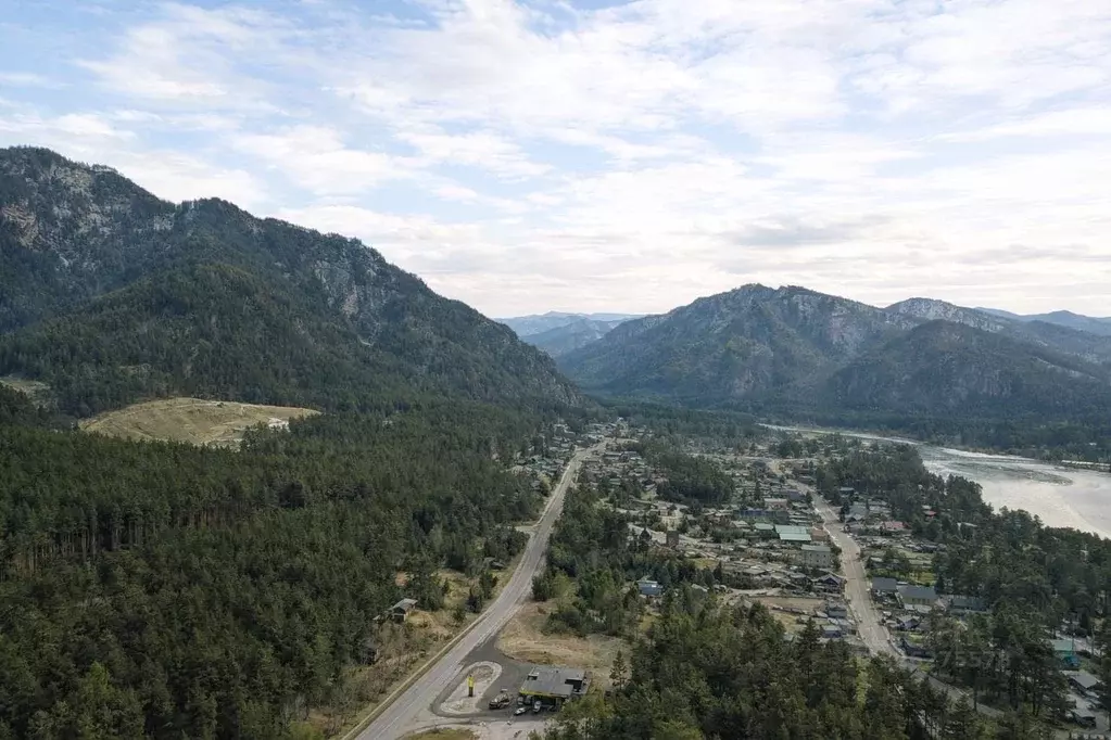 Участок в Алтай, Чемальский район, пос. Усть-Сема  (10.0 сот.) - Фото 1