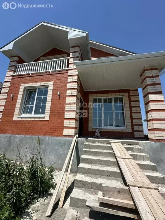 Дом в Ессентукская, улица имени Александра Ищенко (180 м) - Фото 0