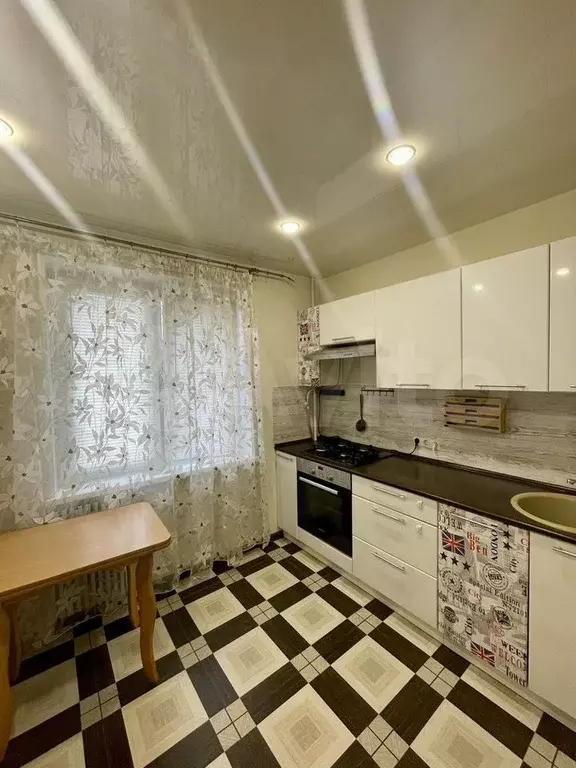 1-к. квартира, 40 м, 5/9 эт. - Фото 1