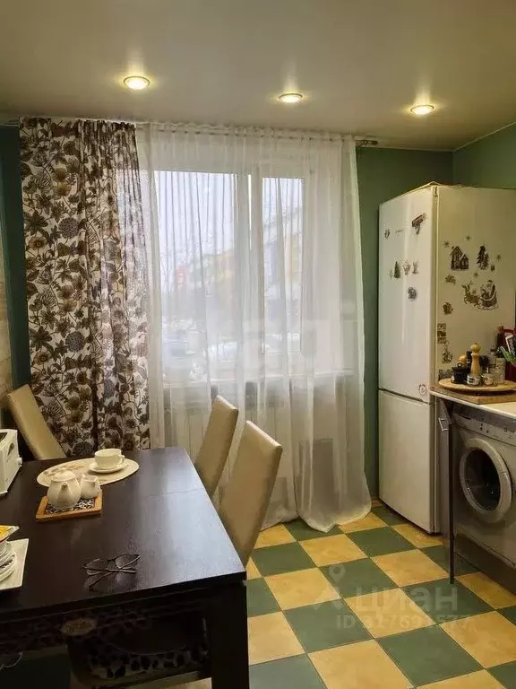 2-к кв. Ямало-Ненецкий АО, Новый Уренгой ул. 26-го съезда КПСС, 8А ... - Фото 0