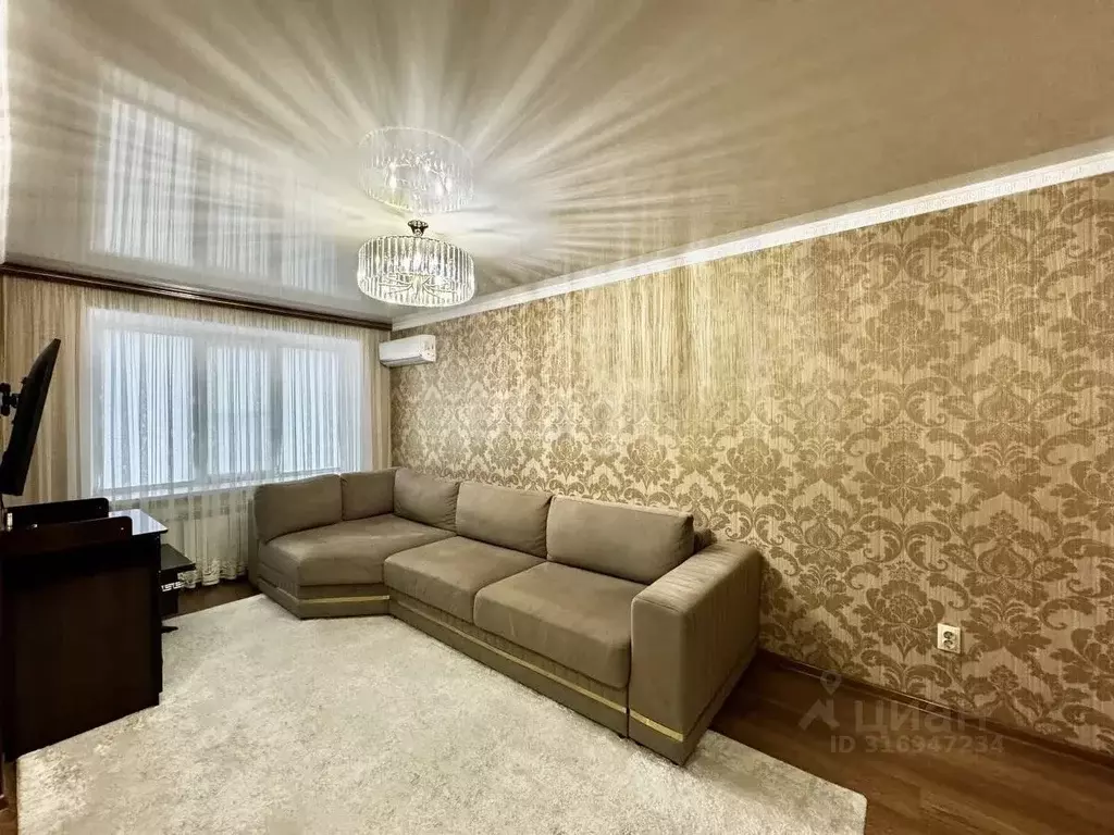 2-к кв. Карачаево-Черкесия, Черкесск просп. Ленина, 54 (50.0 м) - Фото 0