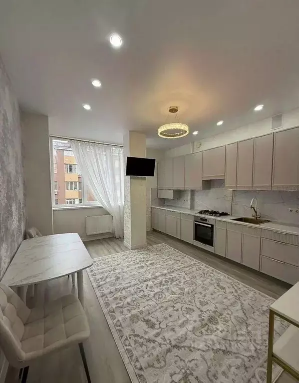 2-к кв. Крым, Симферополь ул. Тренева, 21 (65.0 м) - Фото 1